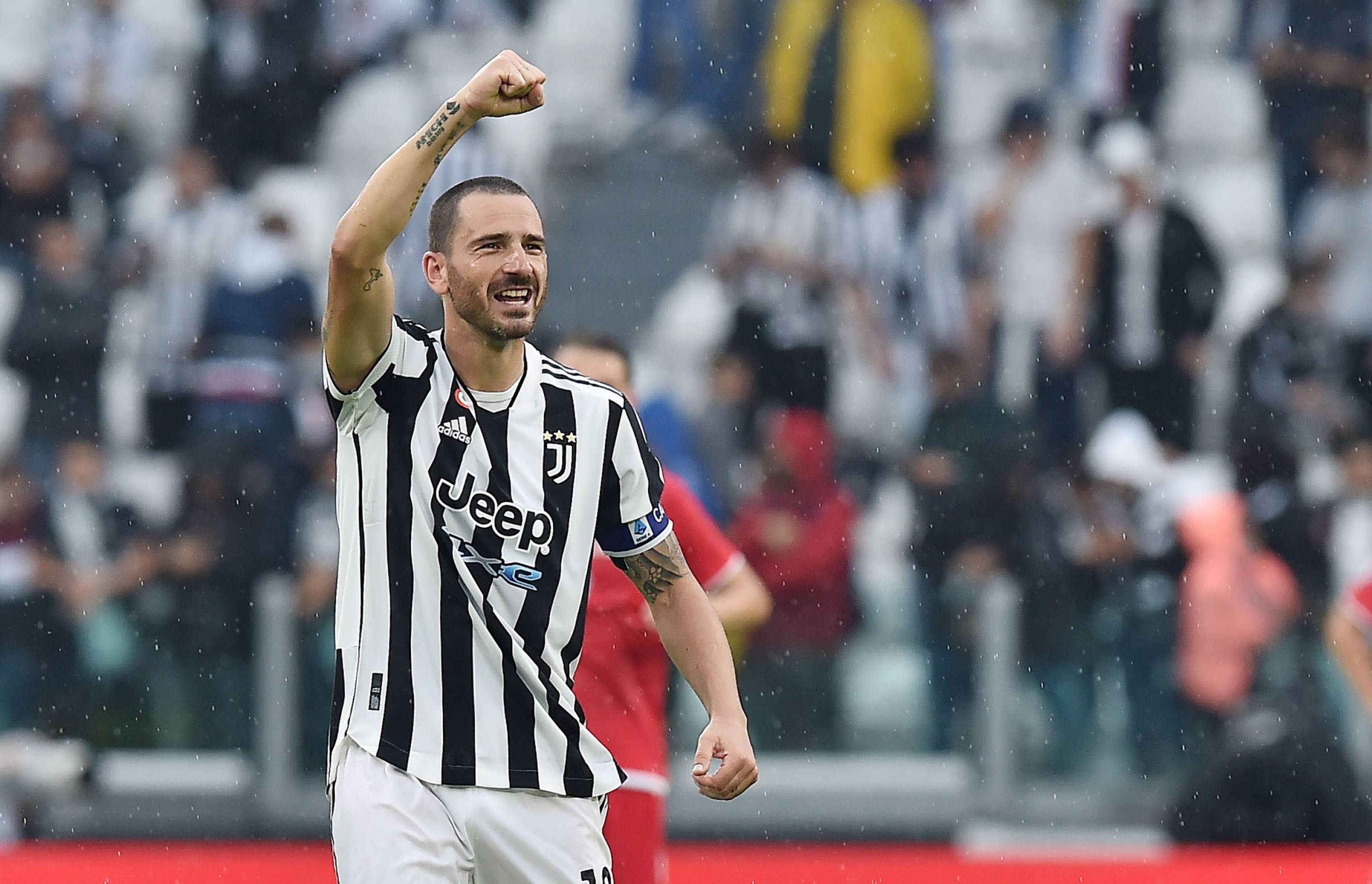 目标争冠! 萨利巴：阿森纳有能力各线争冠，我们必须专注全力争取（冲击冠军！萨利巴：阿森纳有实力多线问鼎，必须专注全力以赴）