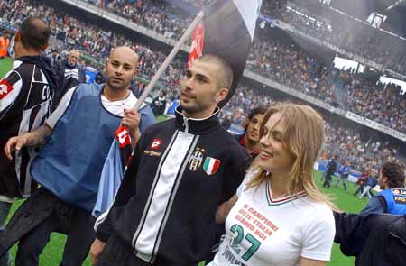 罗马诺：曼联新援奥罗斯科将在未来几天抵达英国完成转会流程