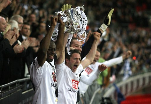 官方：上海嘉定汇龙注册协会变更为浙江足协，据悉将搬至宁波（官方：上海嘉定汇龙注册转至浙江足协，预计迁往宁波）