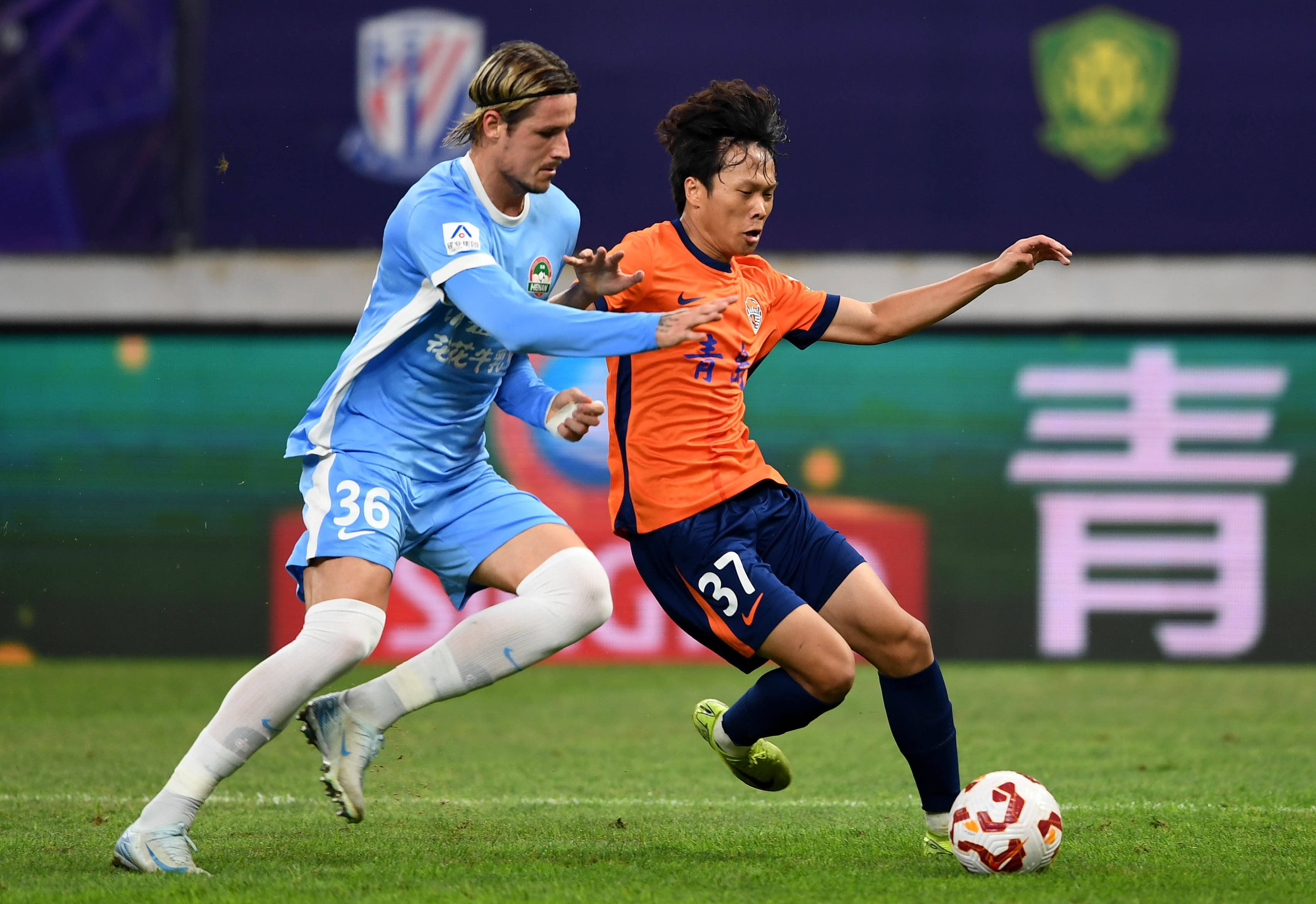 皇马内乱升级！阿隆索失控更衣室，库尔图瓦孤独发声背后的真相