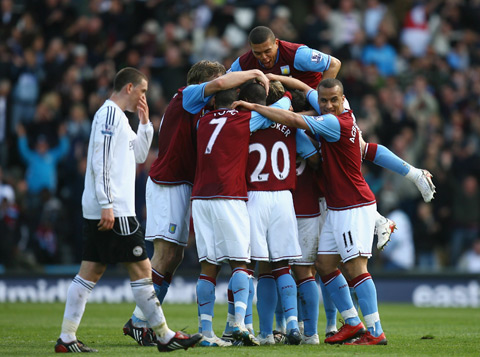 记者：拜仁考虑通过引进巴莱巴以顶替去向未明的格雷茨卡