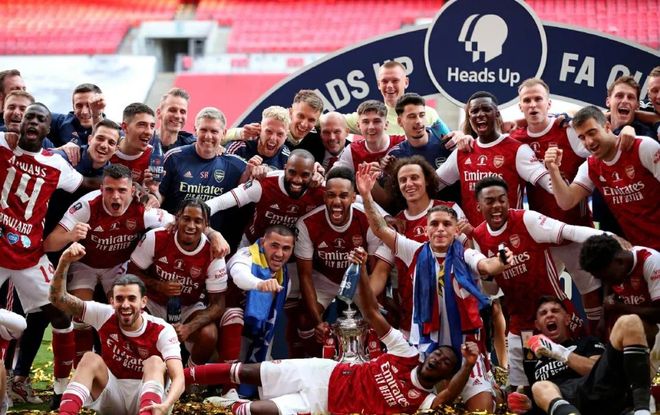 皇马vs曼城全场数据：射门8-8，控球率五五开