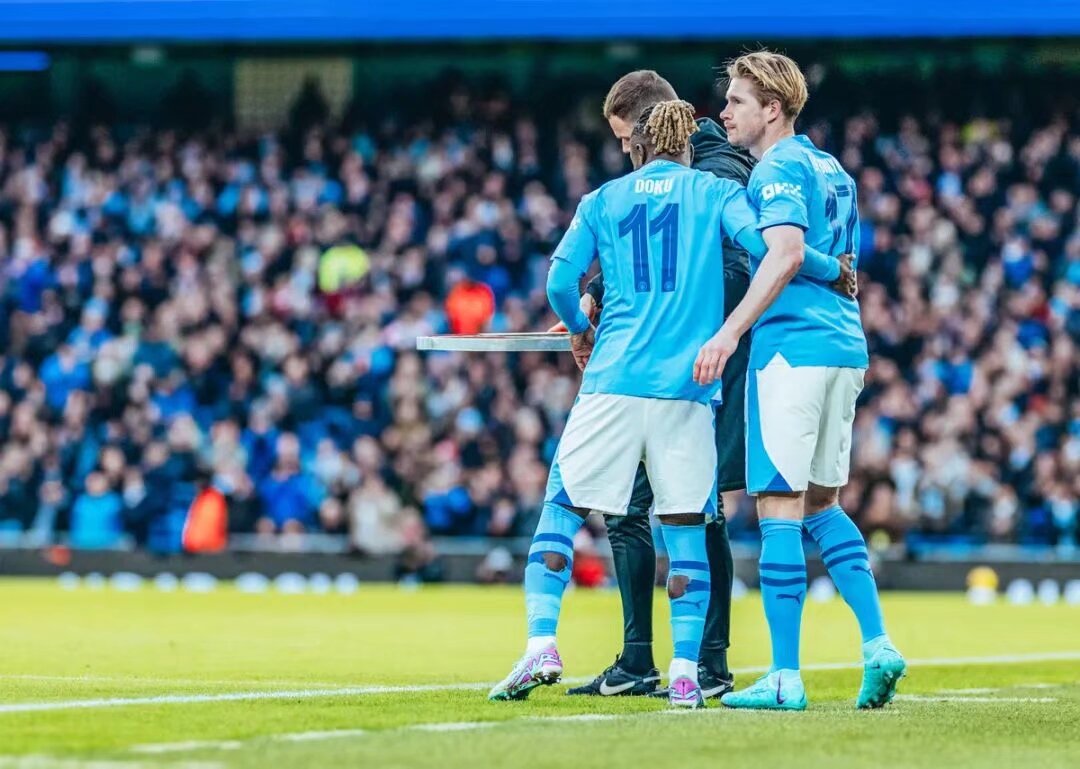 据报道，曼联欣喜若狂，签下中场球员阿莫林·阿多利斯的转会费大幅下降。