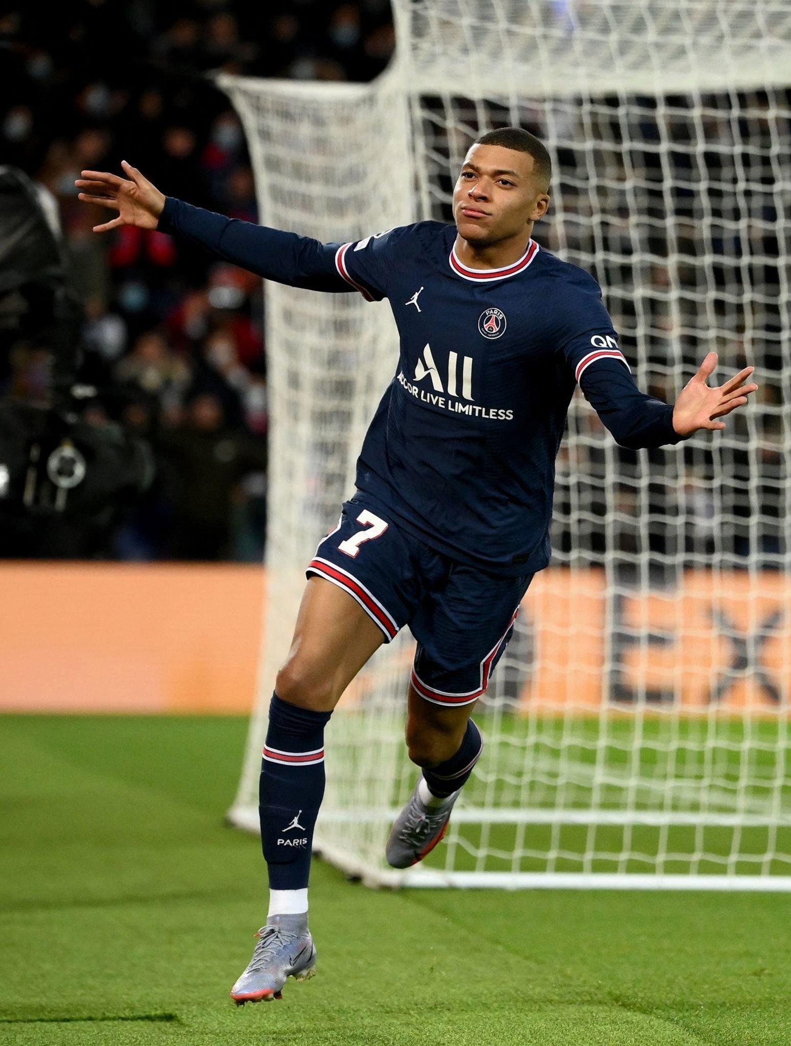 体坛女神盘点：乐天女孩黄禹菡，身材高挑五官立体人称小芭比