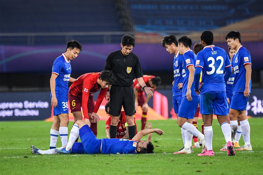 随着切尔西1-1阿森纳，英超积分榜更新：曼联、利物浦分列第7第8