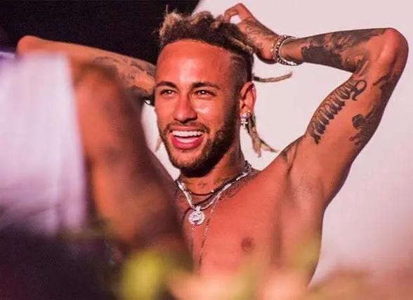 李-迪克逊：萨利巴完成了关键铲断，他是阿森纳晋级的功臣（李-迪克逊：萨利巴奉献关键铲断，阿森纳晋级首功属他）