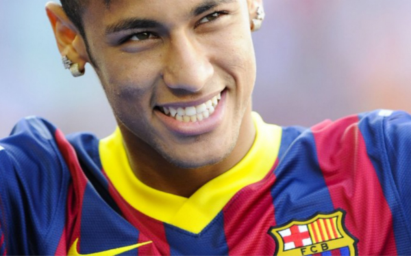 足球报：郑智接手青岛西海岸可能性最大，黄博文有望进教练组（足球报：郑智执掌青岛西海岸呼声最高，黄博文或将加入教练组）