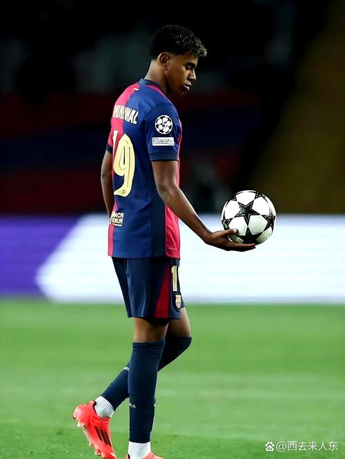 德天空：聚勒、厄兹詹和格罗斯明夏将离队，多特想续约布兰特（德天空：聚勒、厄兹詹、格罗斯预计明夏离队，多特寻求与布兰特续约）