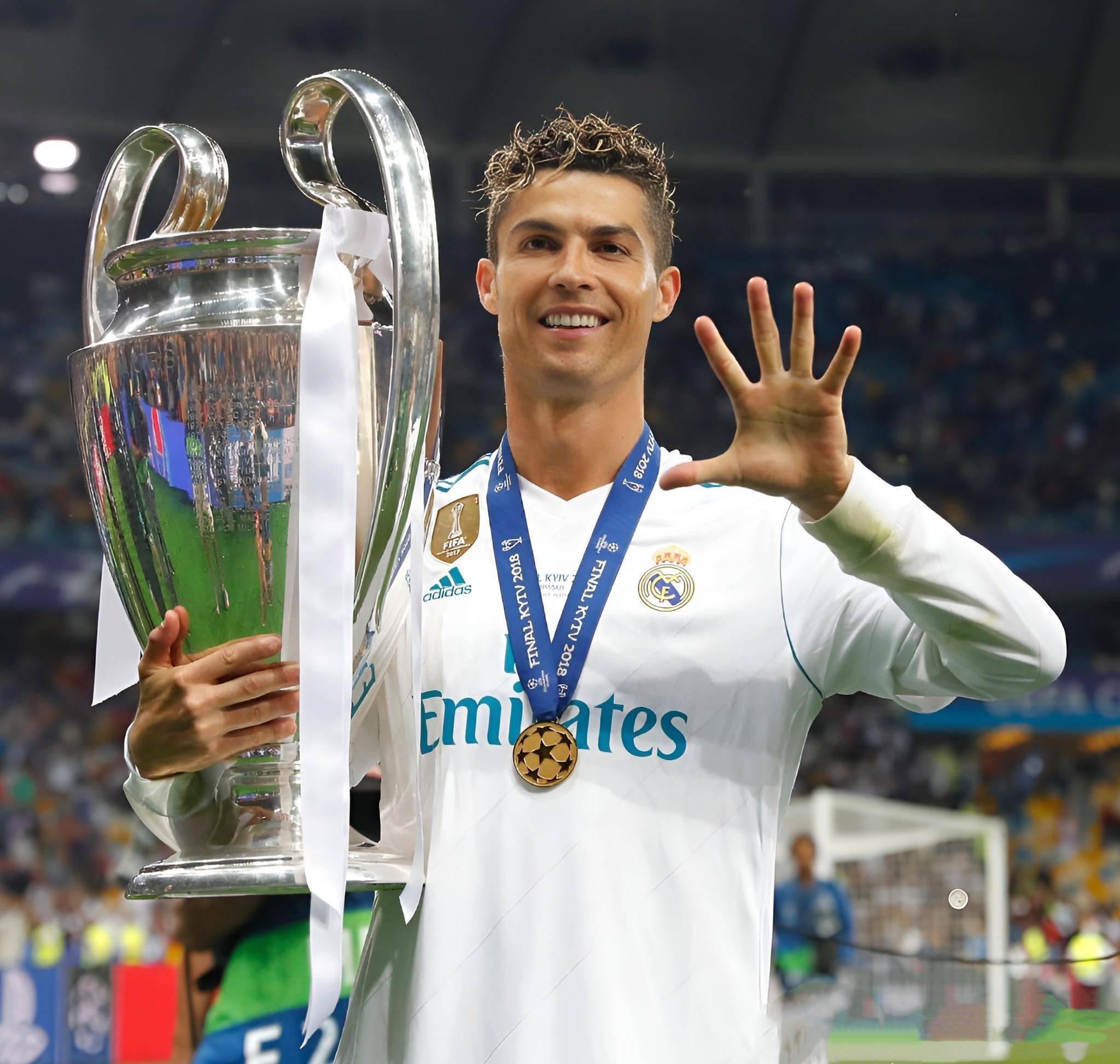 巴特萨吉感谢球迷支持，庆祝球队重要胜利