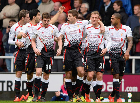 杜兰特关键三分，锁定比赛胜利