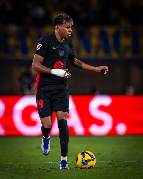 官方：上海嘉定汇龙注册协会变更为浙江足协，据悉将搬至宁波（官方：上海嘉定汇龙注册转至浙江足协，预计迁往宁波）