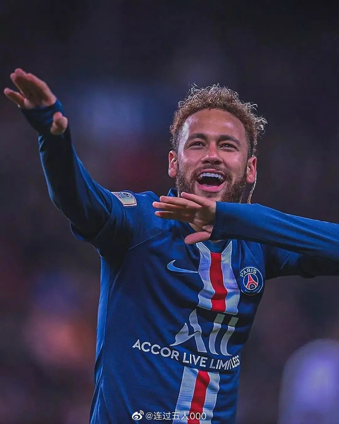 亚冠赛后国安球迷对老将王刚高喊：电梯战神，王刚牛X（亚冠赛后，国安球迷齐呼老将王刚：电梯战神，太猛了）