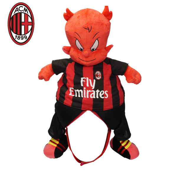 泪目！足协杯冠军奖杯被带回工体，放在已故球迷杨雪的座位旁