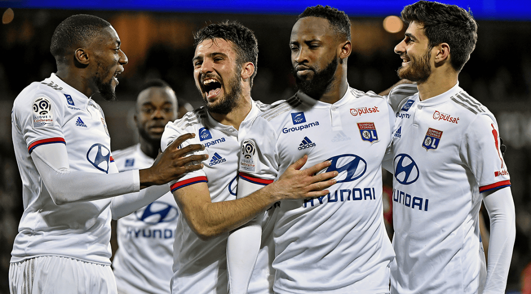 维斯塔潘和诺里斯黄胎起步，皮亚斯特里使用硬胎起步