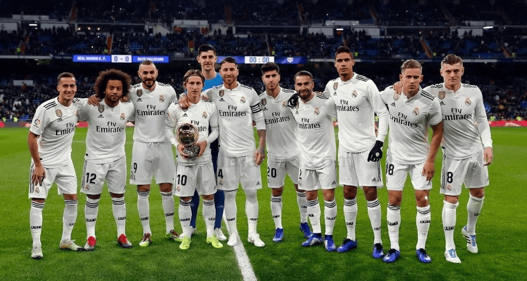 刘若钒庆祝海港队夺冠：人生第一个中超冠军🏆