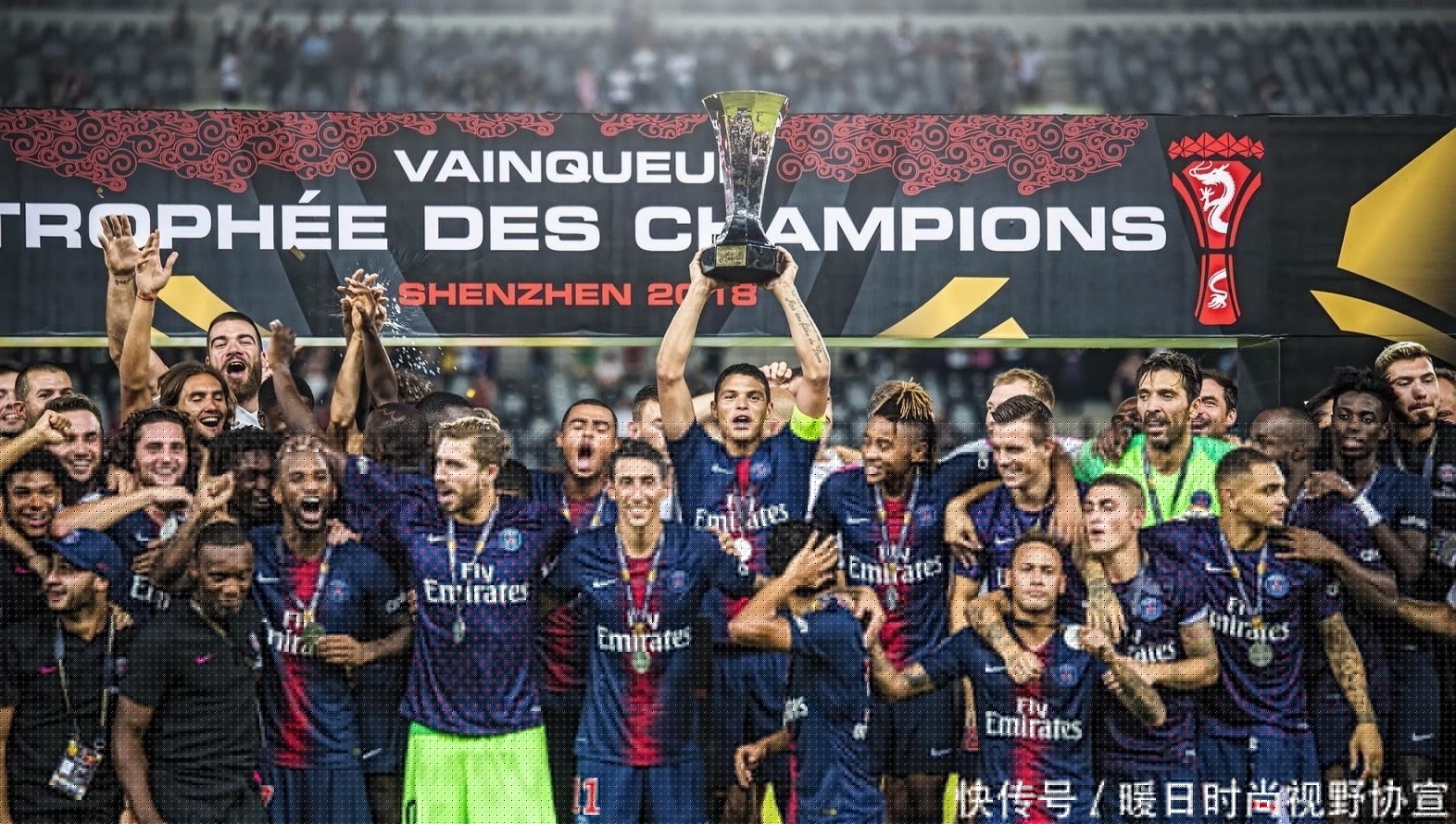 球迷怒喷后蹇韬回应：输球又怎么样？随后被韦世豪、甘超拦下